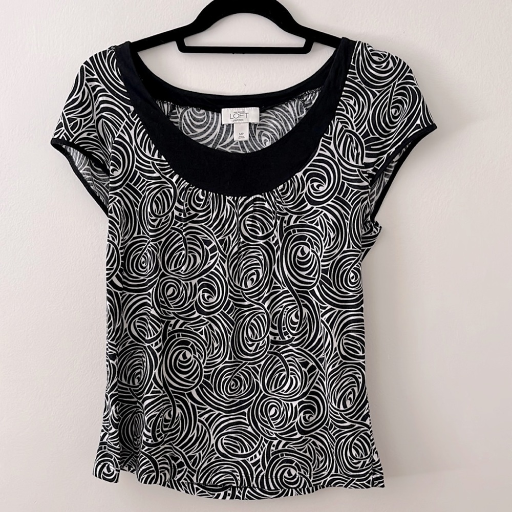 Ann Taylor Loft Eye-Catching Summer Top